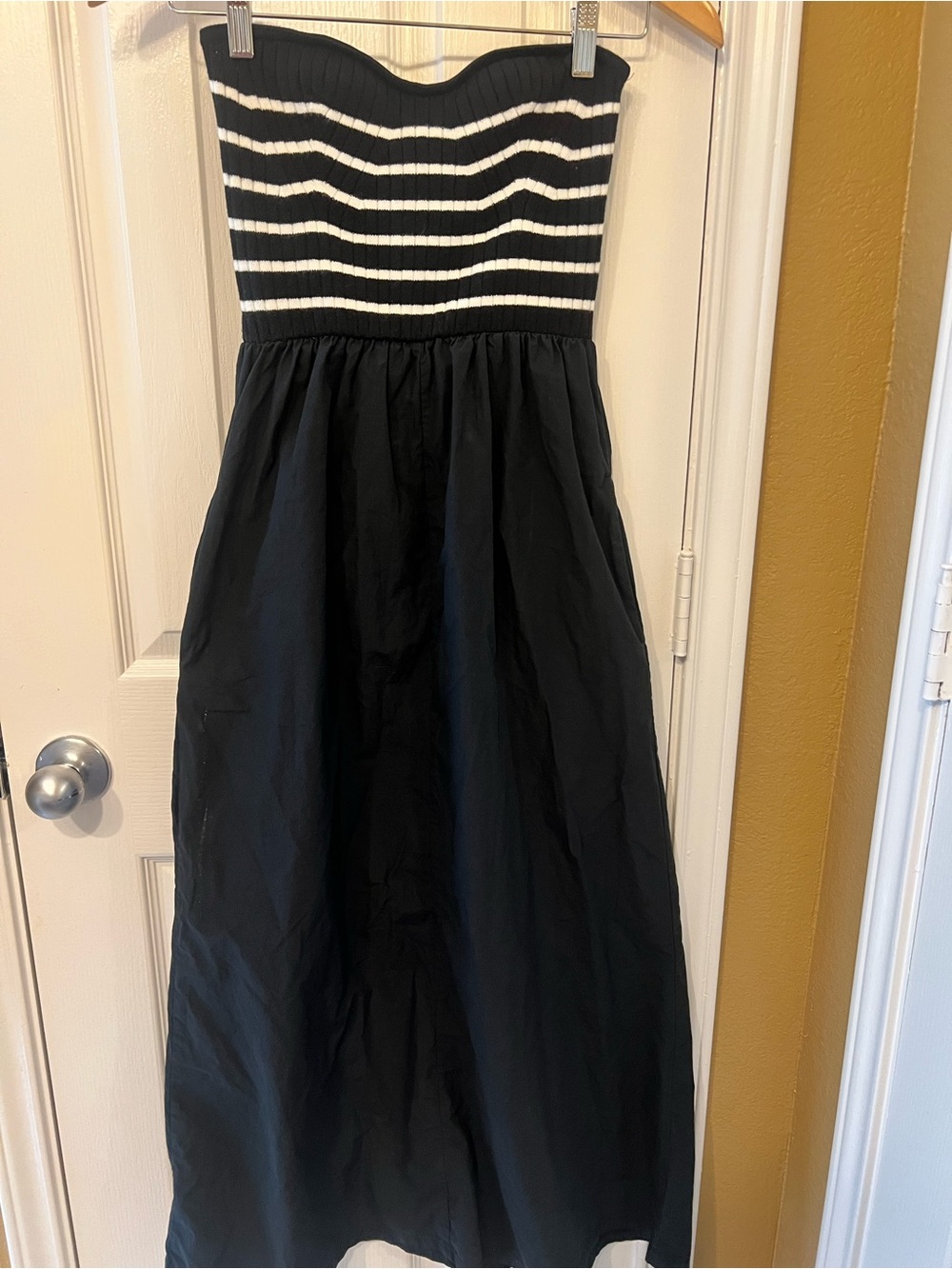 Universal Thread Black Strapless Maxi Dress with Pockets | Size Small